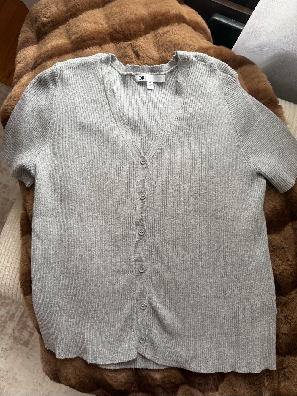 DR2 Women's Light Gray Short-Sleeve Button Ribbed Cardigan Med